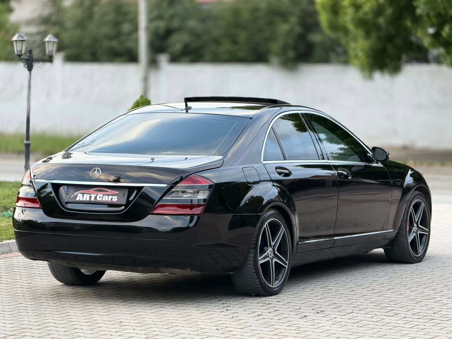 Mercedes-Benz S-Class W221