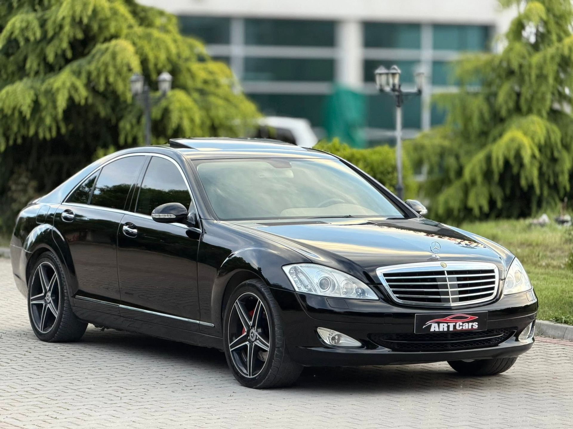 Mercedes-Benz S-Class (W221)